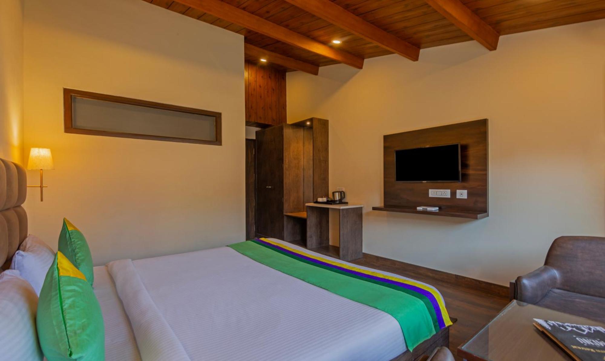 Treebo The Northern Retreat Resort With Mountain View Shimla Exterior photo
