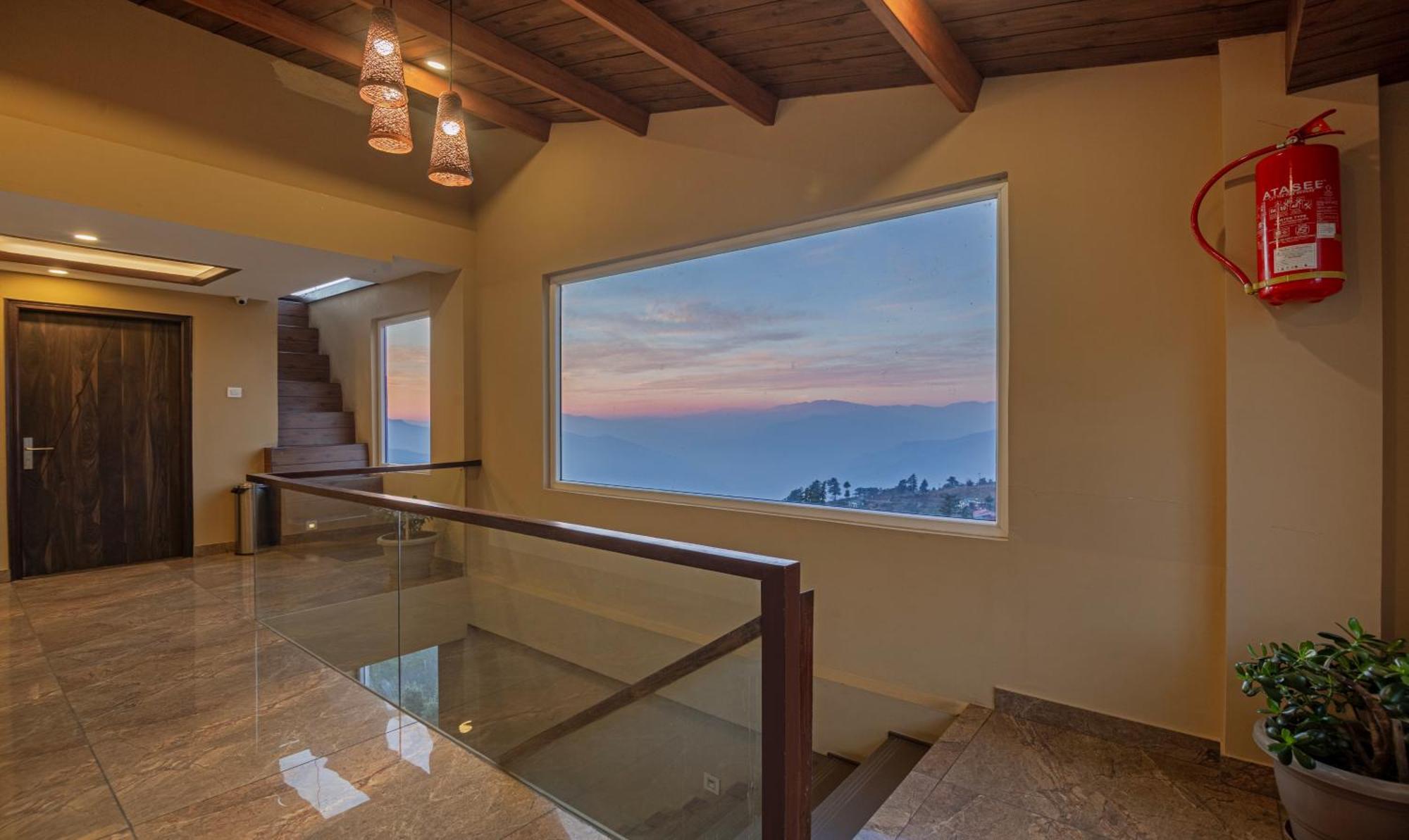 Treebo The Northern Retreat Resort With Mountain View Shimla Exterior photo